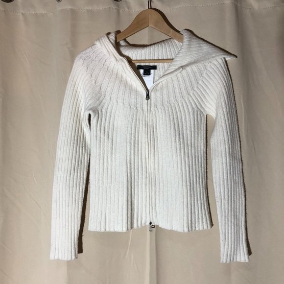 Amazing MaxMara Cream Sweater - Picture 2 of 10